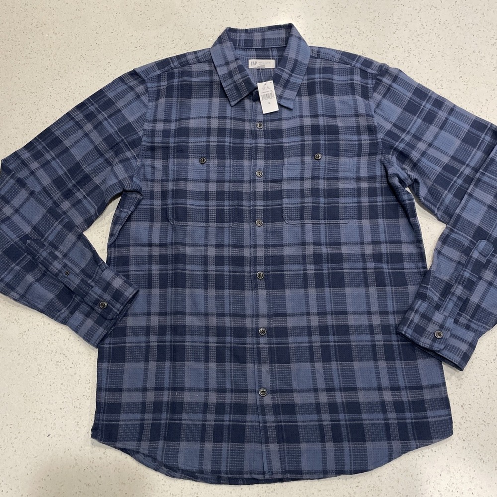The Gap blue standard utility fit Waffle men's long sleeve button Shirt M NWT